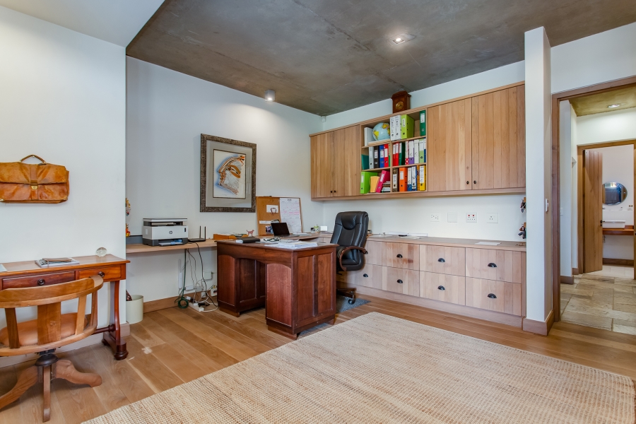 4 Bedroom Property for Sale in Lemoenkloof Western Cape